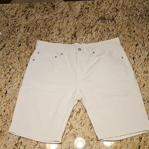 Levi's Men's Flat Front Cream Shorts